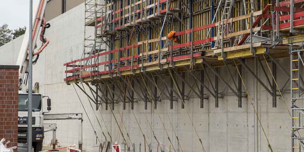 Eine neue Betonwand soll das Zwischenlager besser gegen Terrorangriffe schützen.